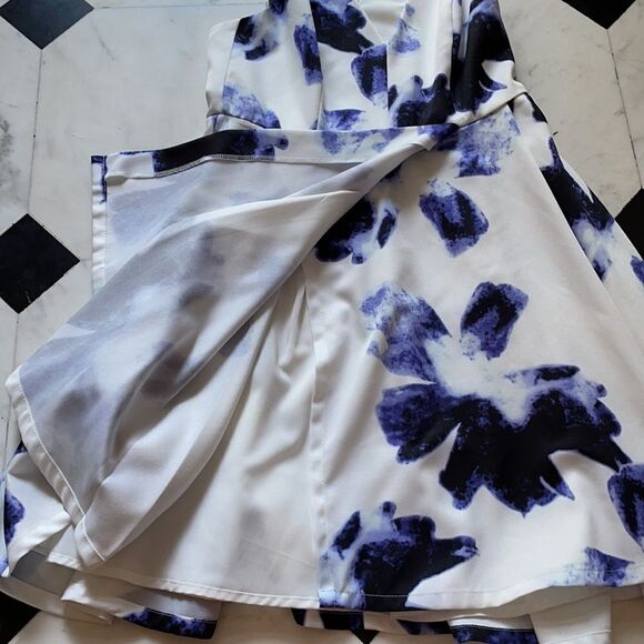 Lulu’s White, Blue and Black Abstract Patterned Dress - Picture 4 of 8